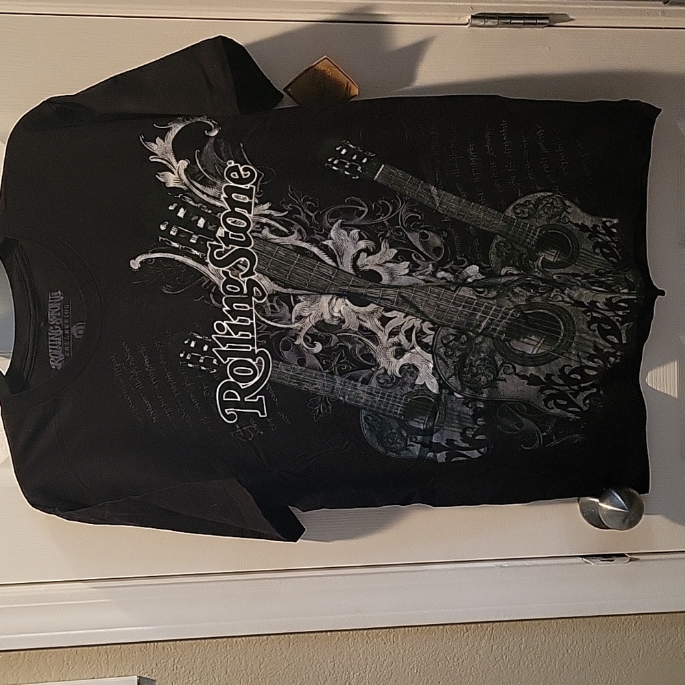 NEW Rolling Stone guitar tee size M